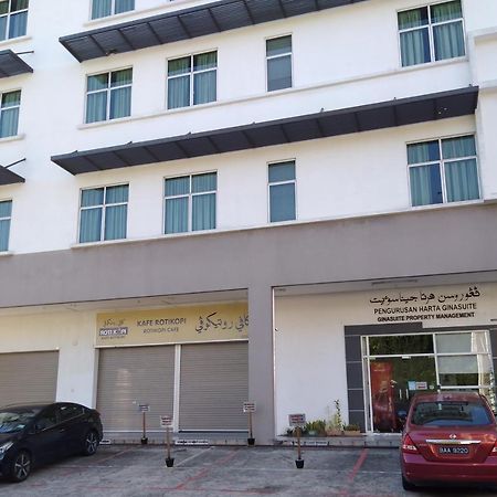 Ginasuite Kompleks27 Hotel 반다르스리브가완 외부 사진