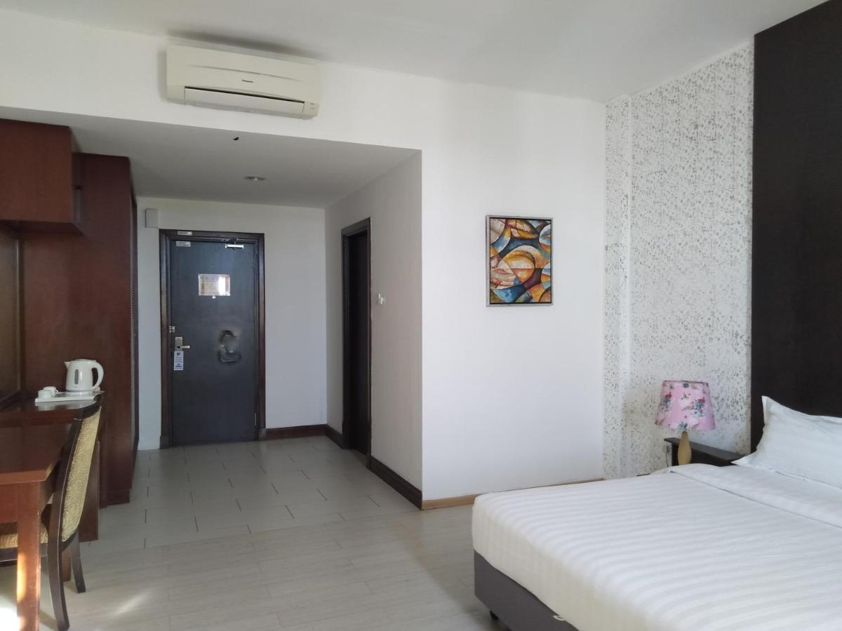 Ginasuite Kompleks27 Hotel 반다르스리브가완 외부 사진