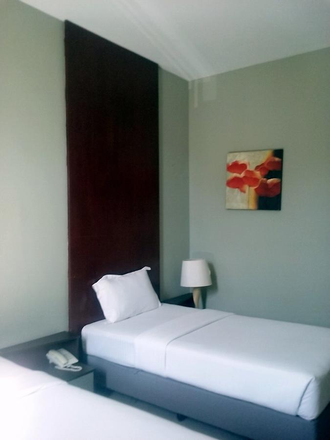 Ginasuite Kompleks27 Hotel 반다르스리브가완 외부 사진