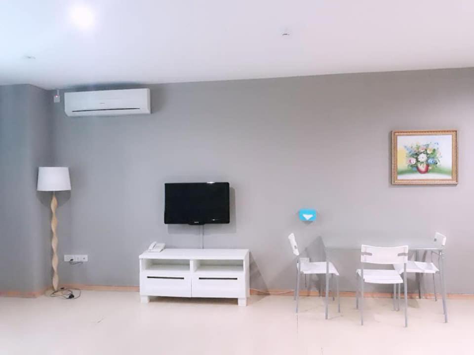 Ginasuite Kompleks27 Hotel 반다르스리브가완 외부 사진