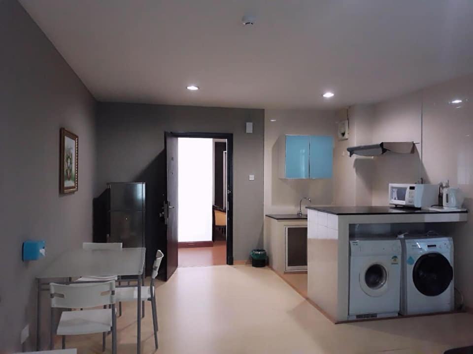 Ginasuite Kompleks27 Hotel 반다르스리브가완 외부 사진