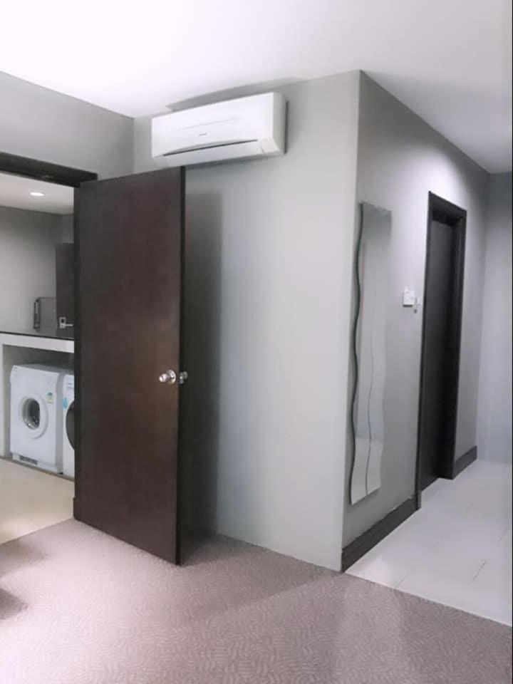 Ginasuite Kompleks27 Hotel 반다르스리브가완 외부 사진