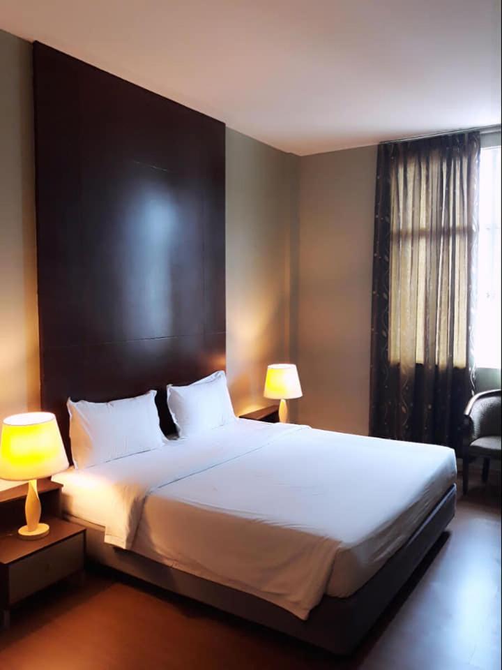 Ginasuite Kompleks27 Hotel 반다르스리브가완 외부 사진